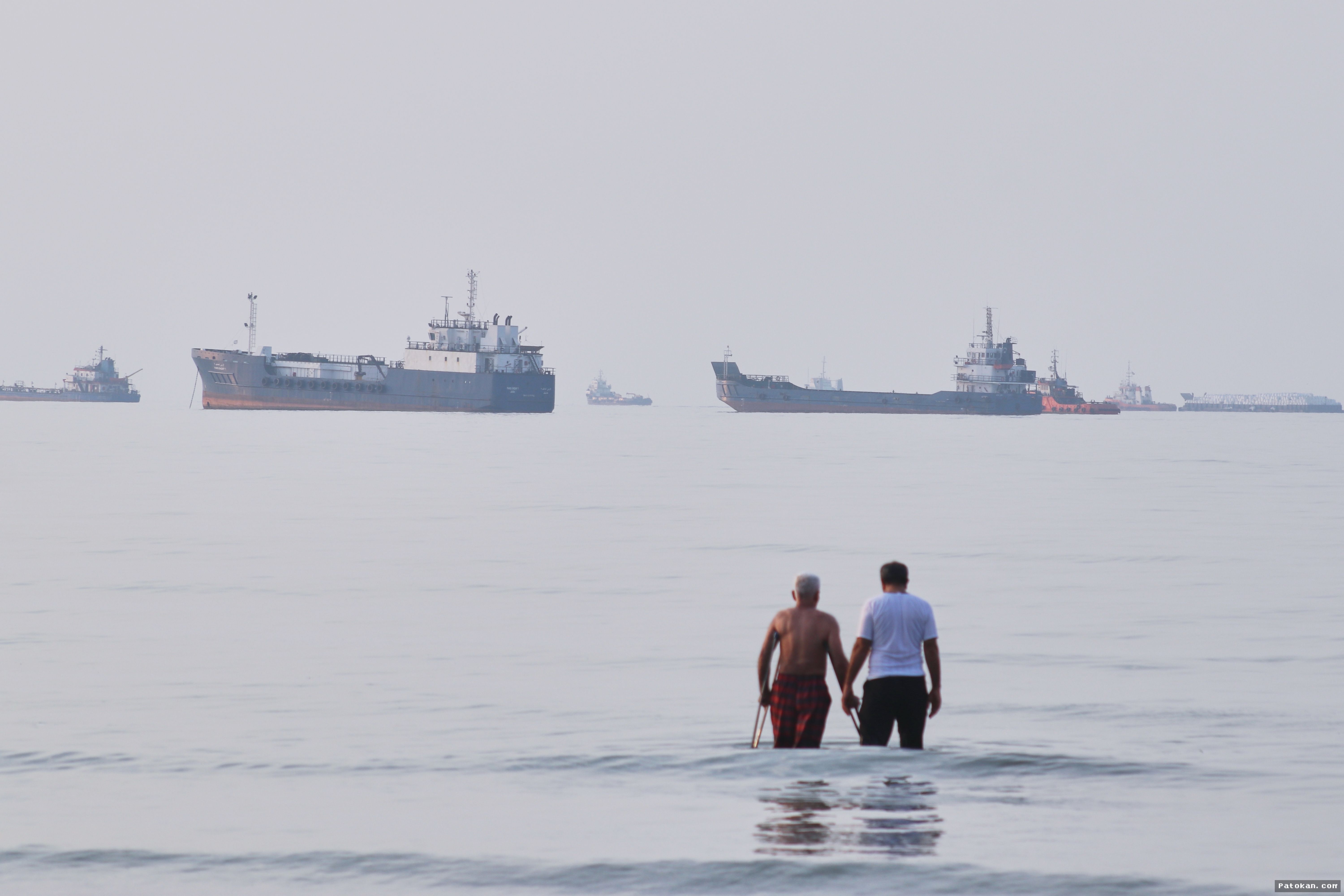 AS dan Iran Bentrok di Selat Hormuz, Perang Memanas